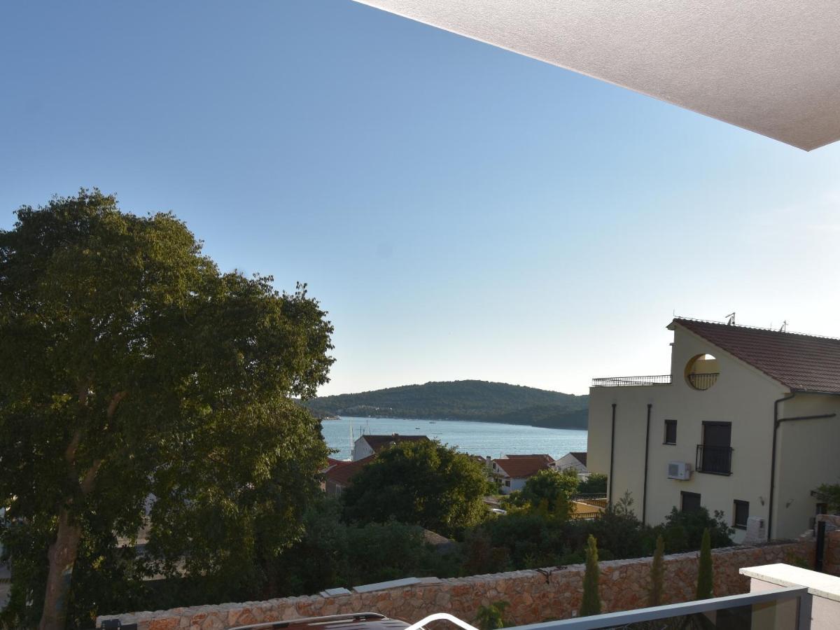 Apartman Bela Tisno Buitenkant foto